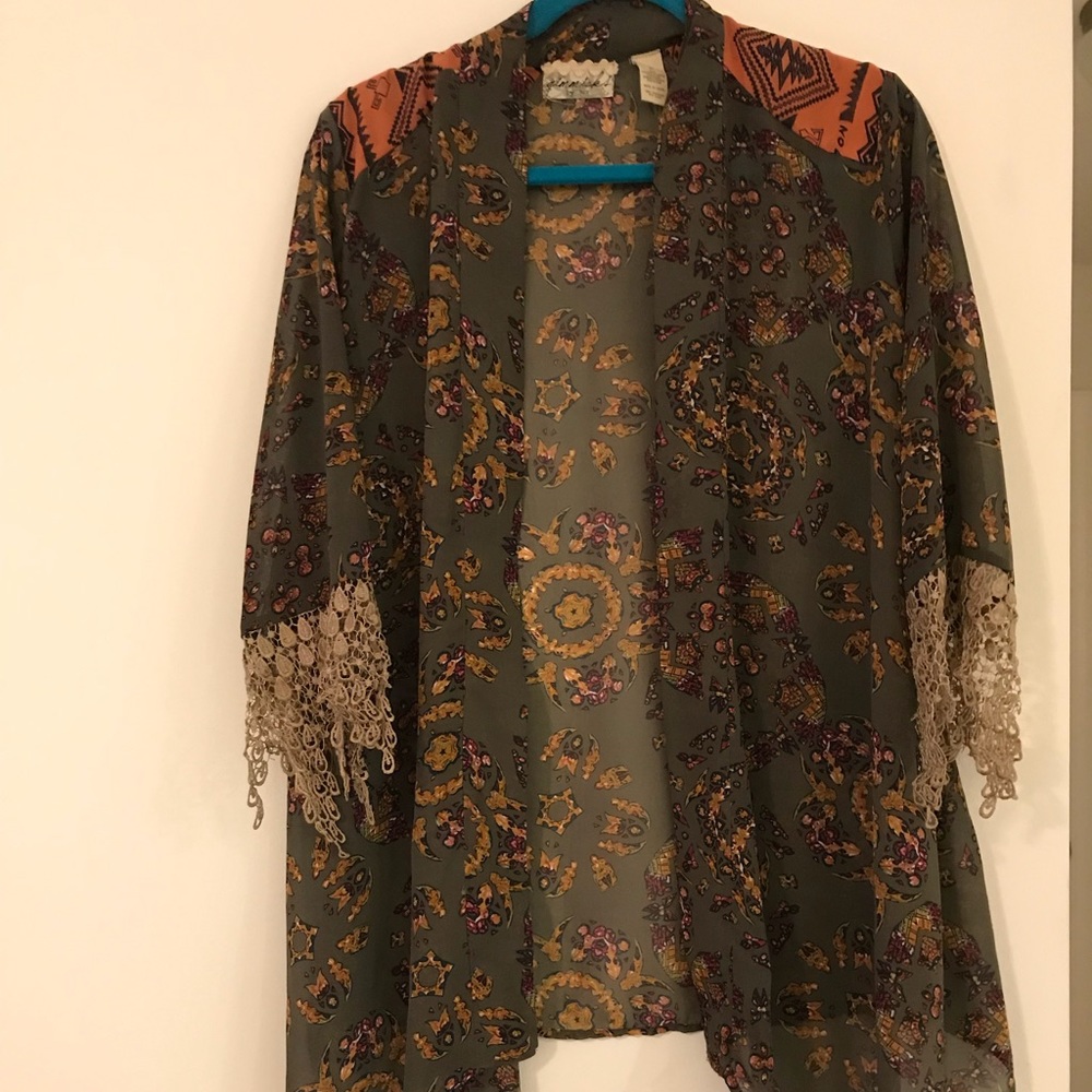 Gimmicks sheer overpiece